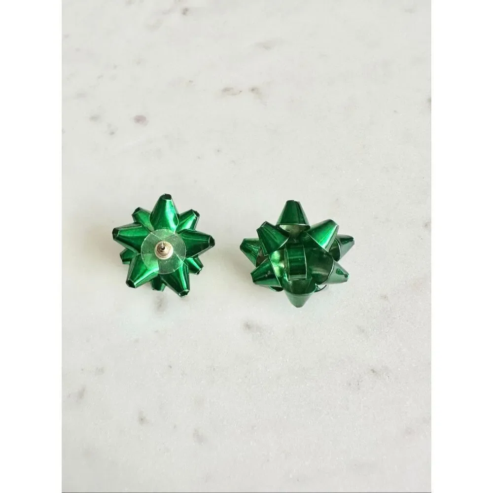 Green Christmas bow stud earring
